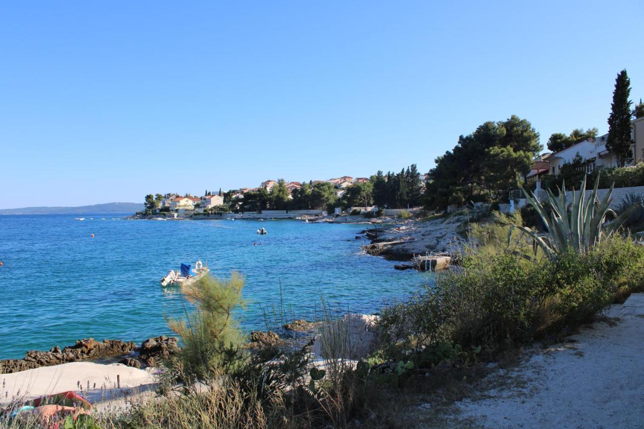 Apartments Villa Macola Trogir Exterior photo